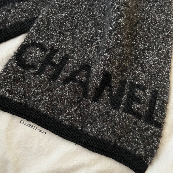 Auth Chanel Classic CC Logo Gray Black Knit Cashmere Scarf - Picture 4 of 9